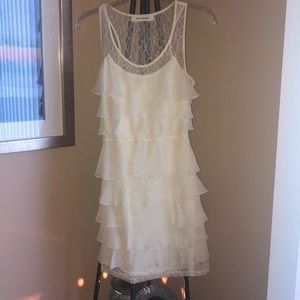 DONATING 03-15 Steve Madden white tiered ruffle mini shift‎ dress